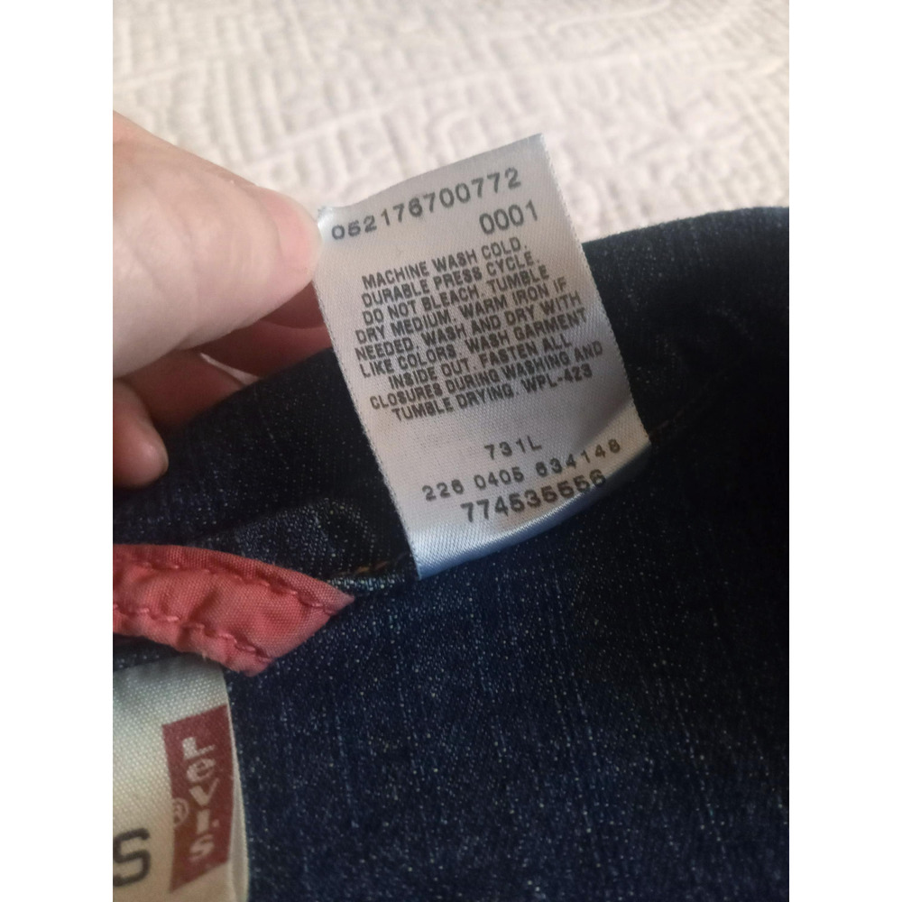 Women's Levi's Denim Jacket/Blazer with Embroidered Strawberry Size Large - Picture 9 of 10